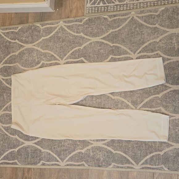 lululemon athletica Pants - LULULEMON WHITE CAPRIS!